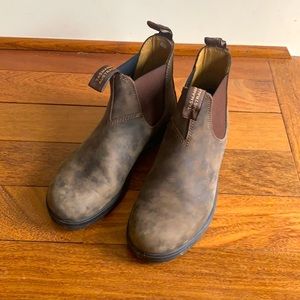 STYLE: 585
RUSTIC BROWN